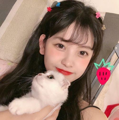 娱乐吃瓜酱头像女生可爱,揭秘娱乐吃瓜酱头像女生的可爱魅力